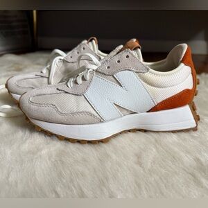 New Balance 327 like NEW!